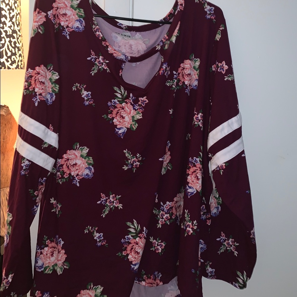 NWT PLUS SIZE Soft floral long sleeve blouse